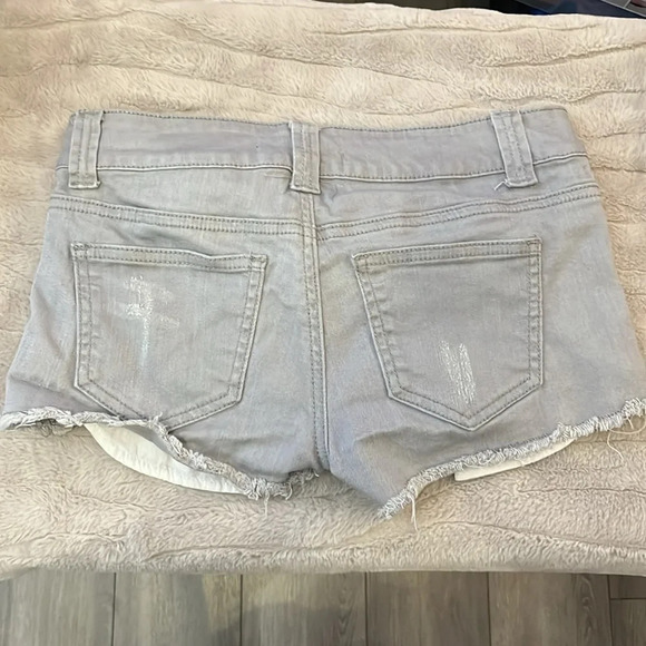 Forever 21 Denim Shorts - Picture 4 of 4